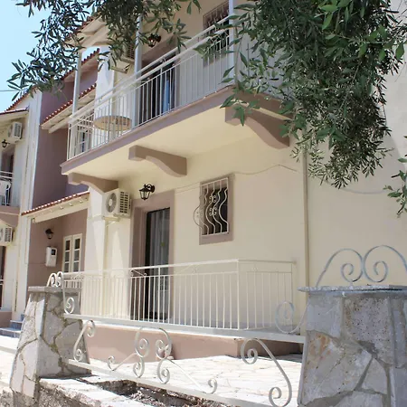 Paralia Studios Hotel 2*